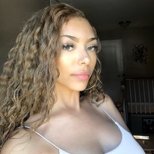 Meet your Posher, Alexus